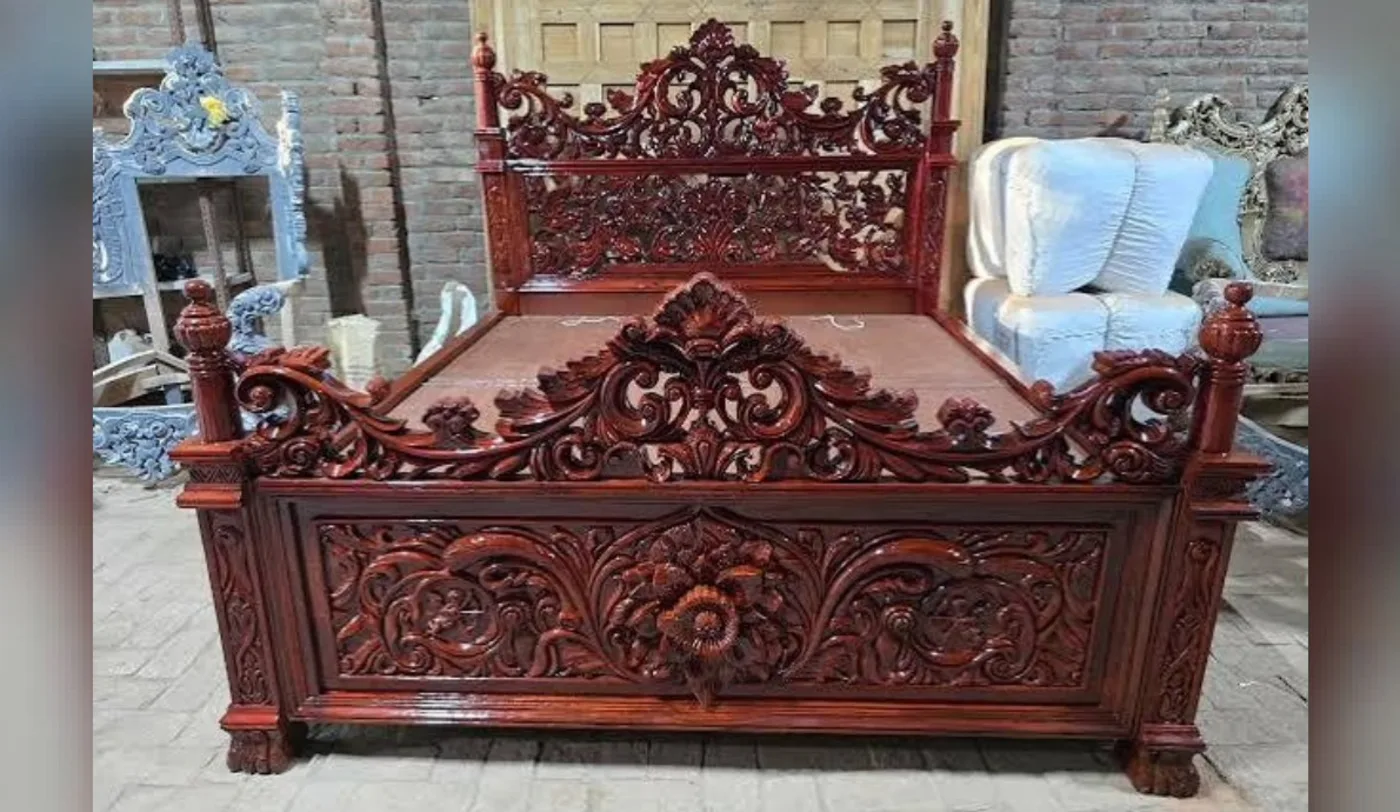 Red sandalwood Maharaja King-Size Carved Bed from the Arka Crimson catalogue