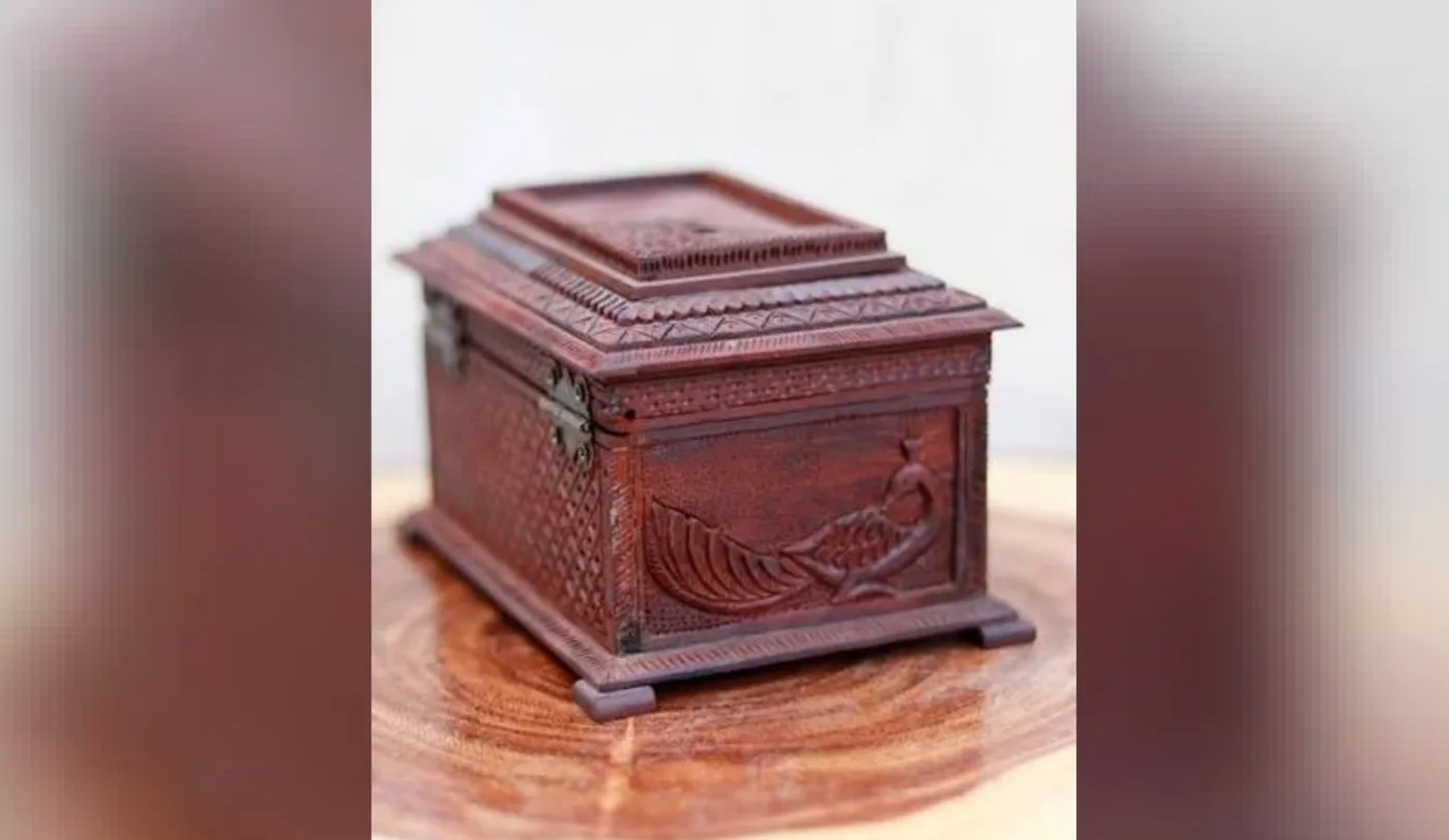 Red sandalwood Corporate Heritage Gifting Suite from the Arka Crimson catalogue
