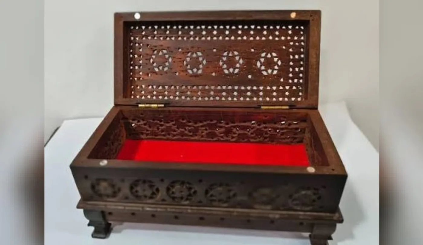 Red sandalwood Luxury Presentation & Packaging Boxes from the Arka Crimson catalogue